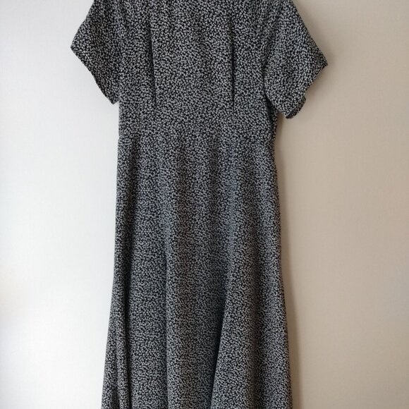 Handmade Dress Ditsy Floral 36.5"B 31"W Black White Mennonite - Picture 2 of 12